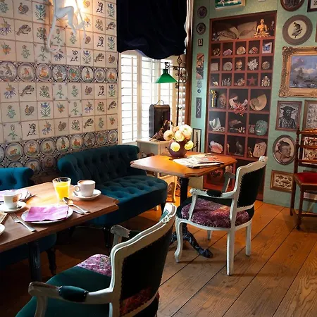 Rosalia's Menagerie Cocktail Bar & Innupstairs Ξενοδοχείο