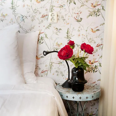 Rosalia's Menagerie Cocktail Bar & Innupstairs 3*