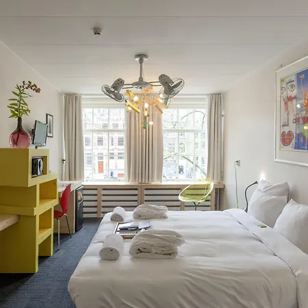 Rosalia's Menagerie Cocktail Bar & Innupstairs 암스테르담