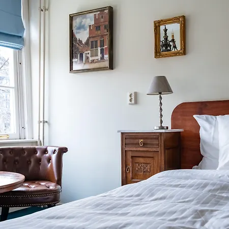 Rosalia's Menagerie Cocktail Bar & Innupstairs 호텔