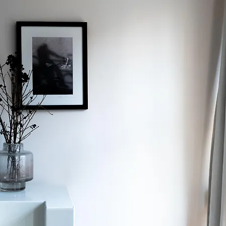 호텔 Rosalia's Menagerie Cocktail Bar & Innupstairs 3*