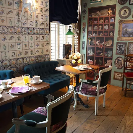 Rosalia's Menagerie Cocktail Bar & Innupstairs 3* 암스테르담