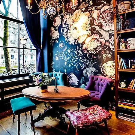 Rosalia's Menagerie Cocktail Bar & Innupstairs ホテル アムステルダム