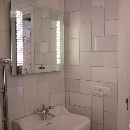 Rosalia's Menagerie Cocktail Bar & Innupstairs 3* 암스테르담