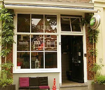 Hotel Rosalia's Menagerie Cocktail Bar & Innupstairs