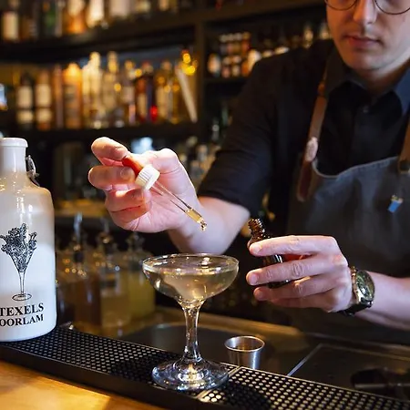 Rosalia's Menagerie Cocktail Bar & Innupstairs 호텔 암스테르담