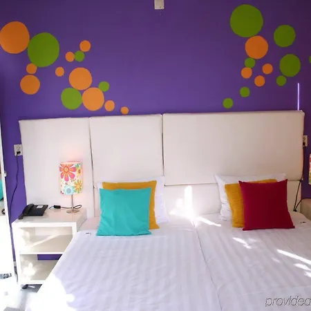 Rosalia's Menagerie Cocktail Bar & Innupstairs 3*