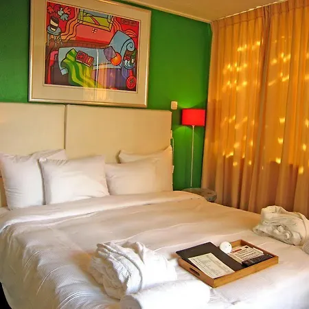 Rosalia's Menagerie Cocktail Bar & Innupstairs 호텔 암스테르담