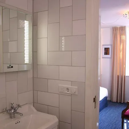 Rosalia's Menagerie Cocktail Bar & Innupstairs 호텔 암스테르담