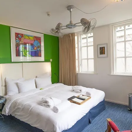 Rosalia's Menagerie Cocktail Bar & Innupstairs 3*