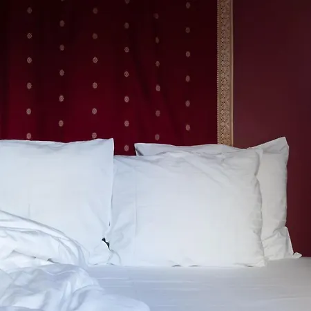 호텔 Rosalia's Menagerie Cocktail Bar & Innupstairs