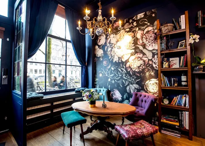 Hotel Rosalia's Menagerie Cocktail Bar & Innupstairs