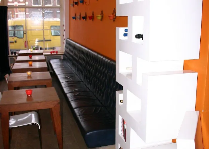 Hotel Rosalia's Menagerie Cocktail Bar & Innupstairs 3*