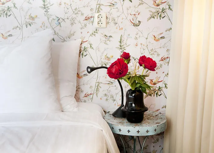 Rosalia's Menagerie Cocktail Bar & Innupstairs 3*