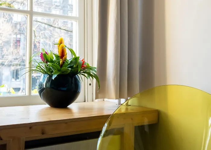 Hotel Rosalia's Menagerie Cocktail Bar & Innupstairs