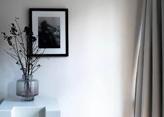 Hotel Rosalia's Menagerie Cocktail Bar & Innupstairs 3*