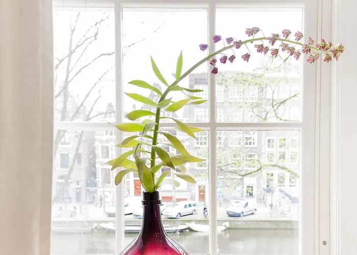 Rosalia's Menagerie Cocktail Bar & Innupstairs 3*