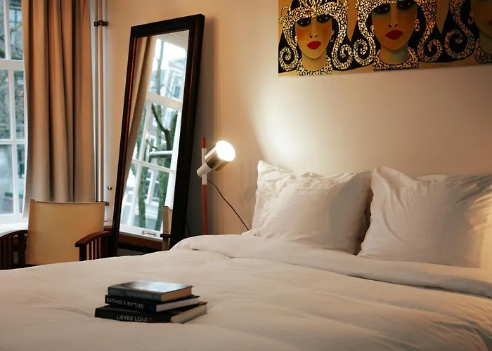 Rosalia's Menagerie Cocktail Bar & Innupstairs Hotel Amsterdam