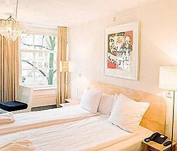 Rosalia's Menagerie Cocktail Bar & Innupstairs 3* Amsterdam