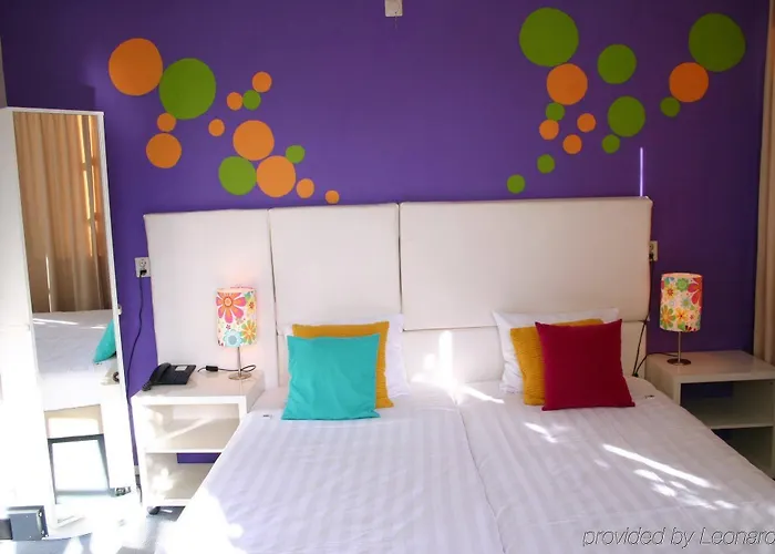 Rosalia's Menagerie Cocktail Bar & Innupstairs 3*