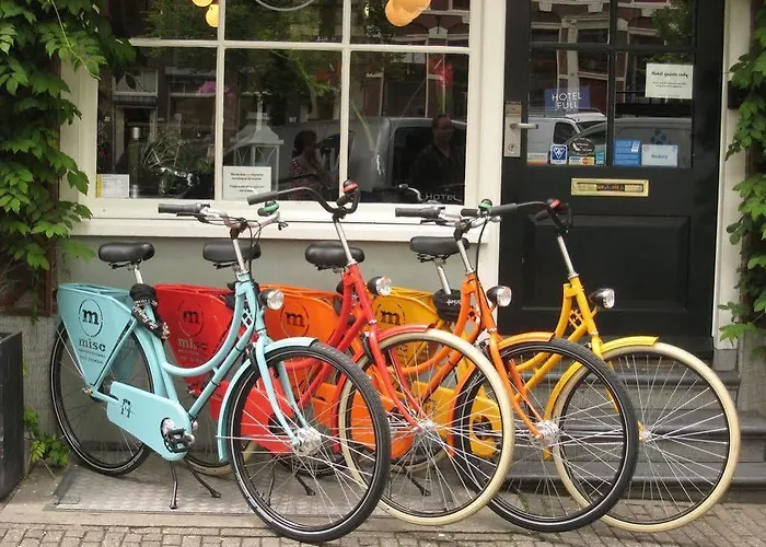 Rosalia's Menagerie Cocktail Bar & Innupstairs 3* Amsterdam