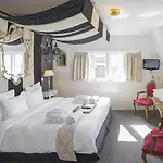 Hotel Rosalia's Menagerie Cocktail Bar & Innupstairs 3*