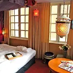 Rosalia's Menagerie Cocktail Bar & Innupstairs Hotel 3*