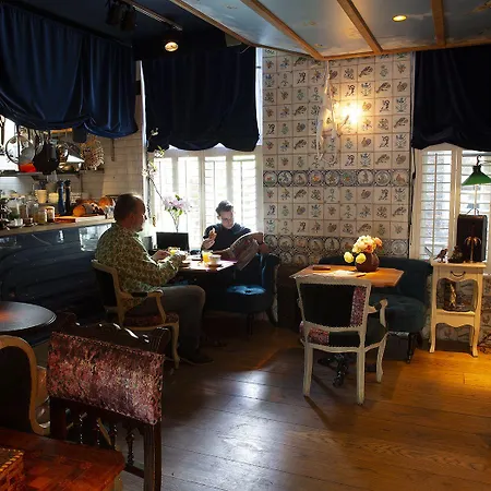 Rosalia's Menagerie Cocktail Bar & Innupstairs Hotel Amsterdam
