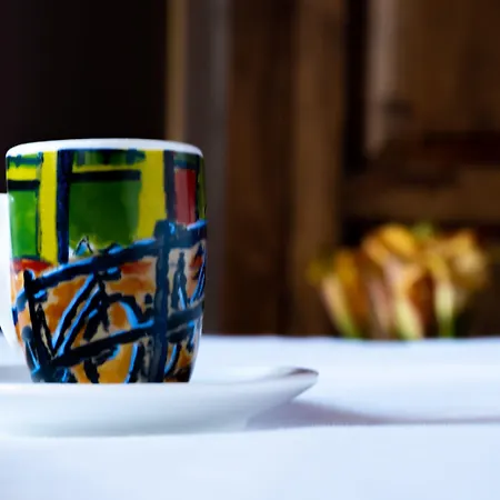 Rosalia's Menagerie Cocktail Bar & Innupstairs 3* أمستردام