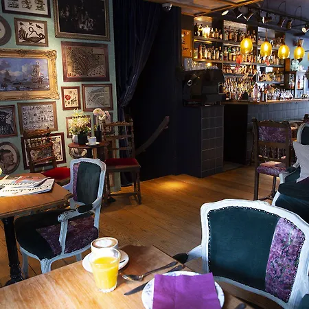 Rosalia's Menagerie Cocktail Bar & Innupstairs ホテル アムステルダム